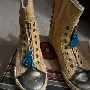 Triple Five Soul Yellow and Gray Sneakers with Lace-Up Design